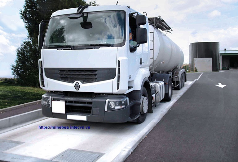 Lắp đặt trạm cân ô tô chuyên nghiệp tại Quốc Hùng